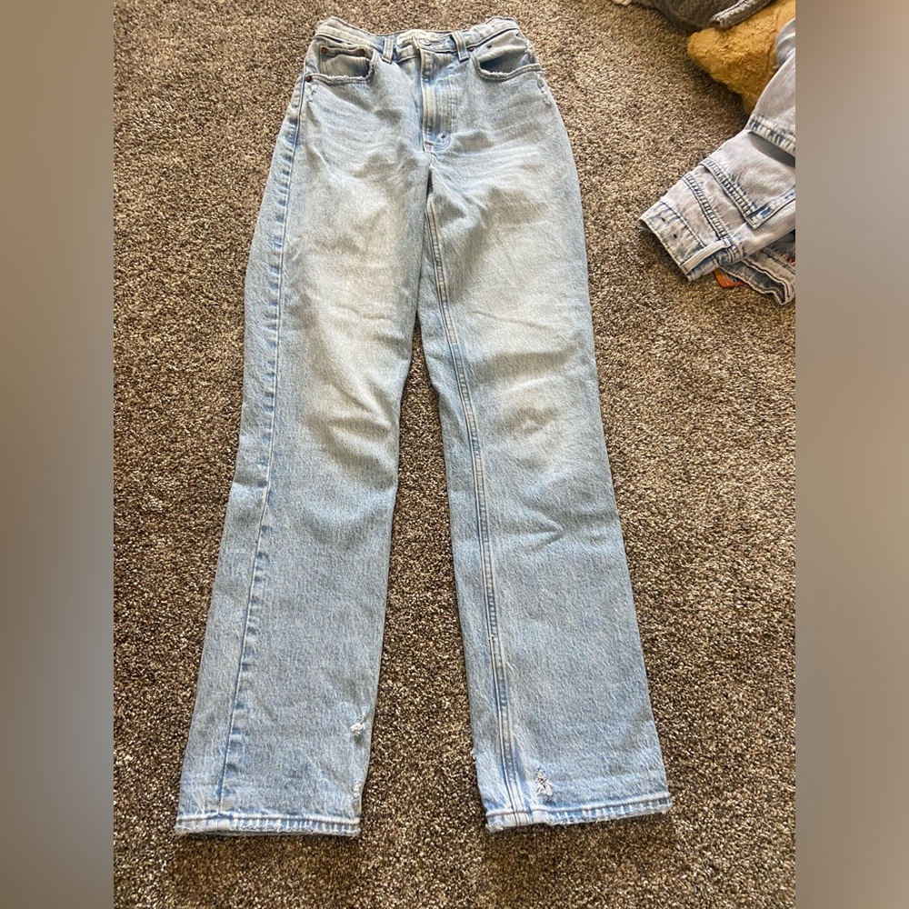 Abercrombie and fitch straight leg jeans. Size 000